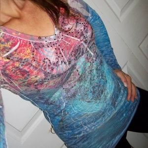 Daytrip, Long Sleeved Top